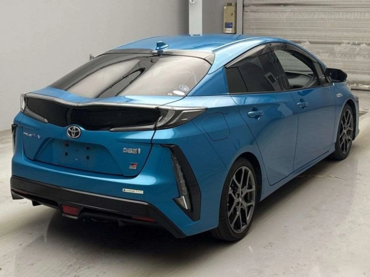 TOYOTA PRIUS PHV