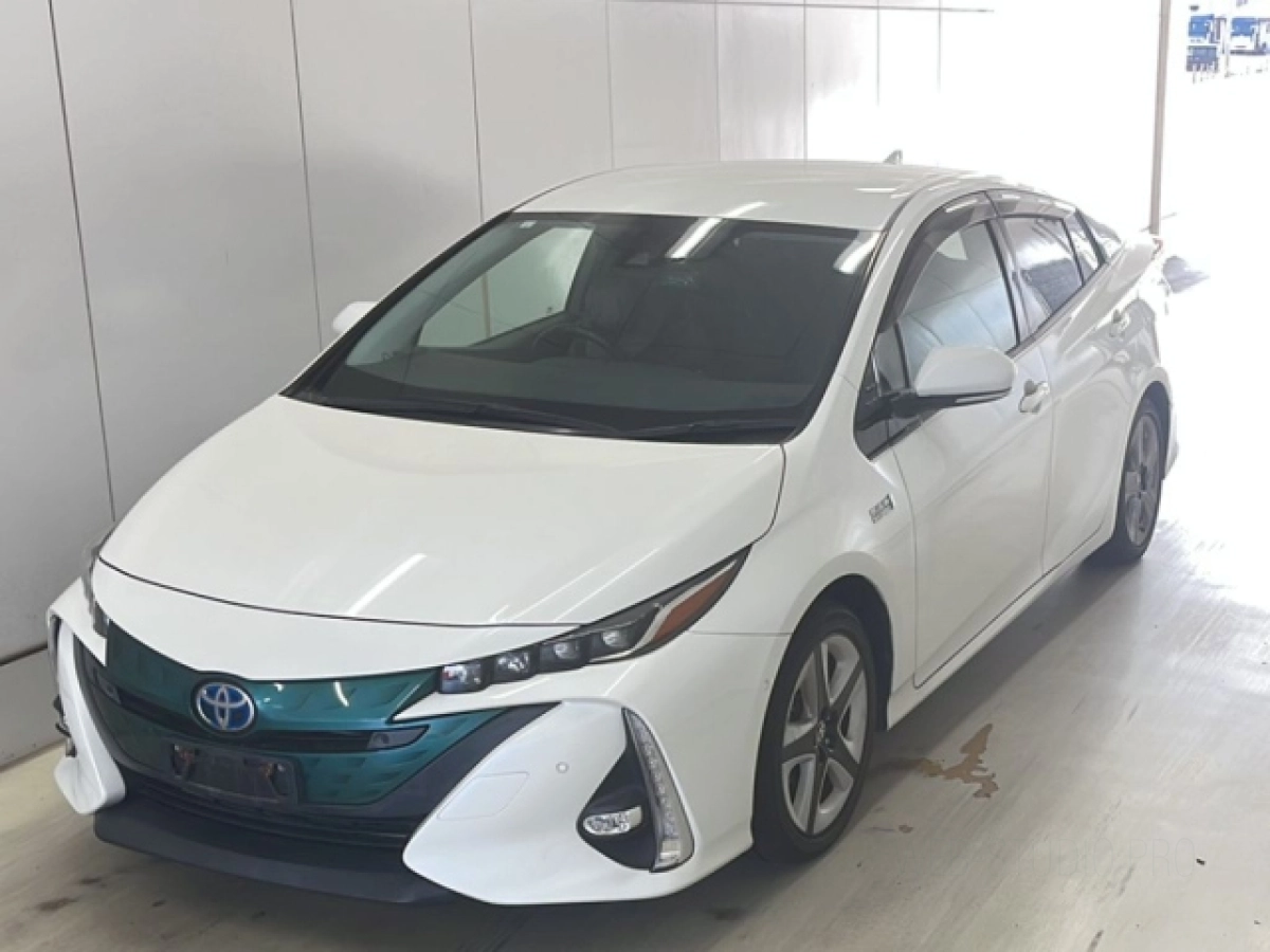 TOYOTA PRIUS PHV ZVW52 2019