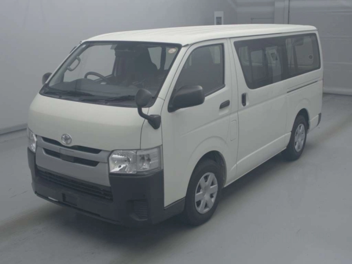 TOYOTA HIACE VAN TRH200V 2019