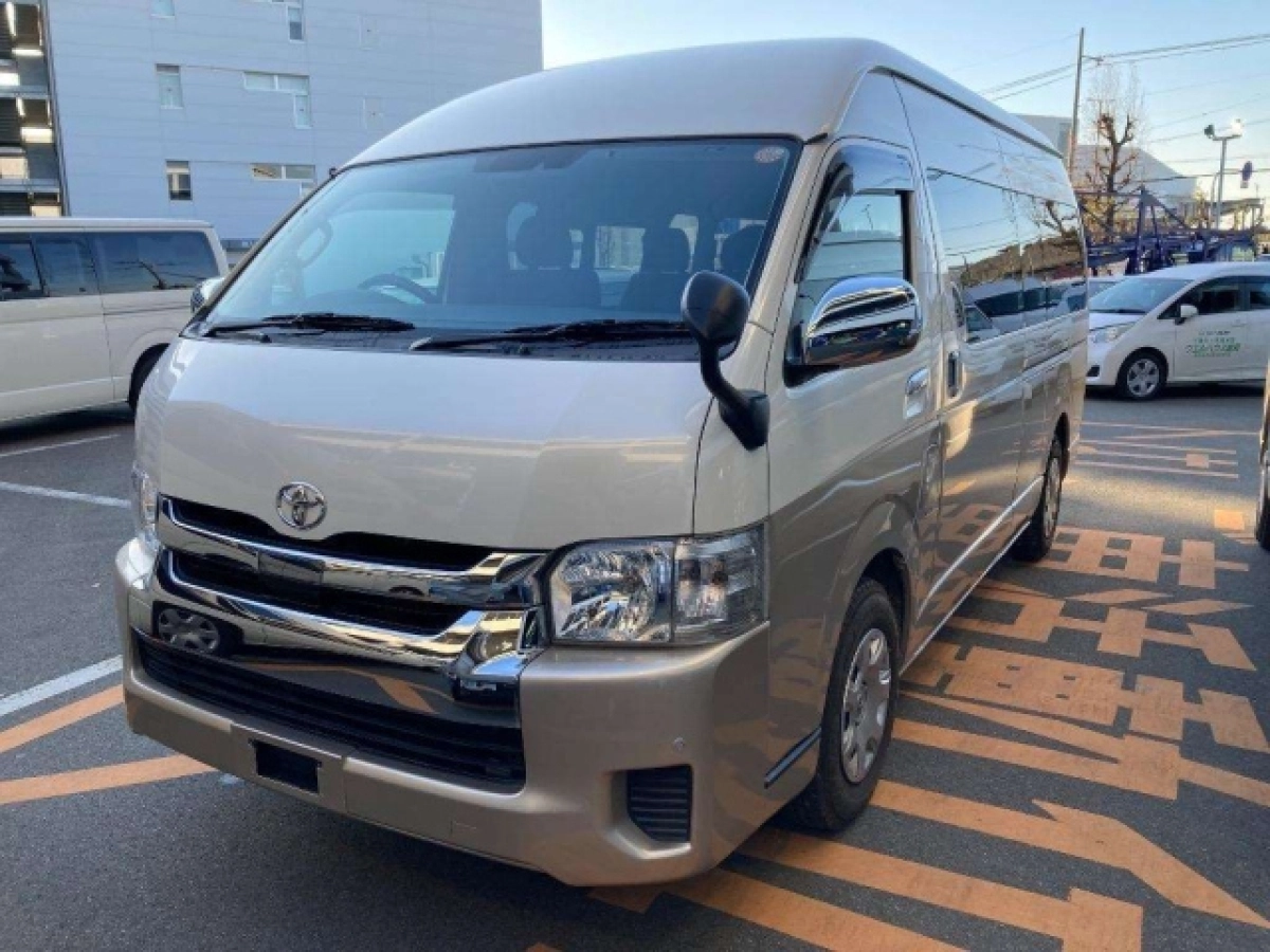 TOYOTA HIACE TRH224W 2020