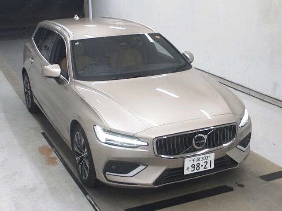VOLVO V60 ZB420TM2 2024