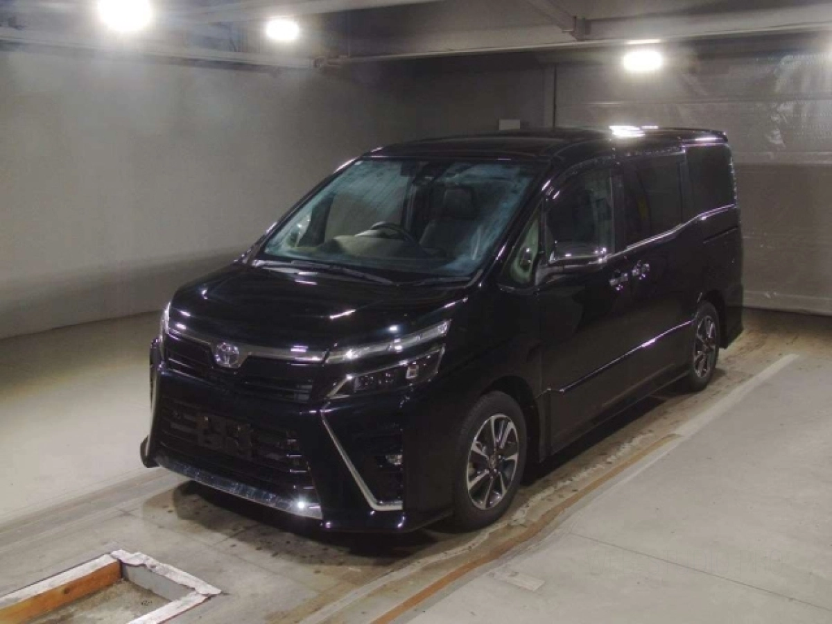 TOYOTA VOXY ZRR80W 2020
