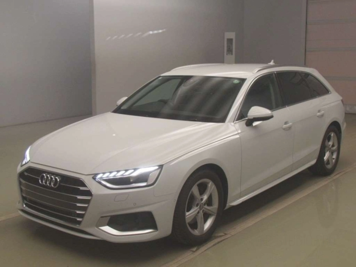 AUDI A4 8WDEM 2020