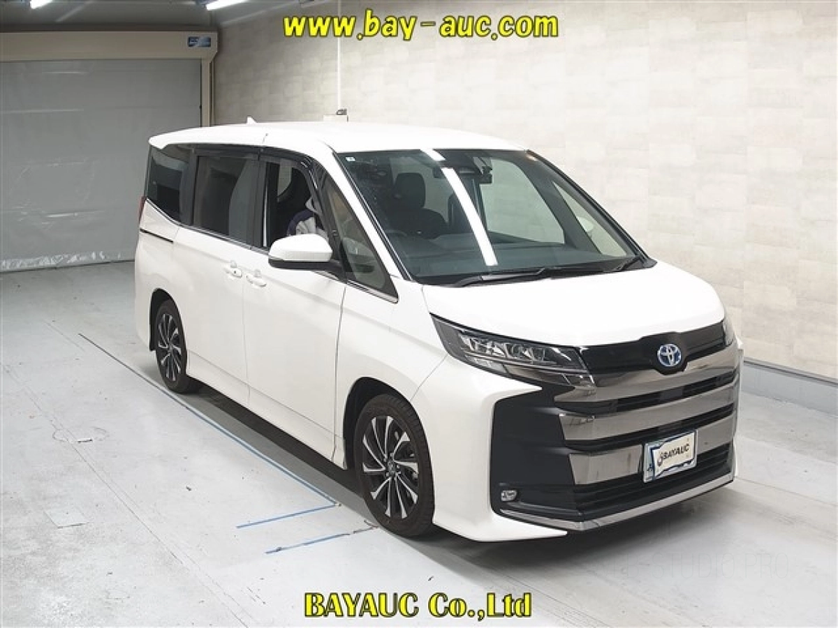 TOYOTA NOAH ZWR90W 2025