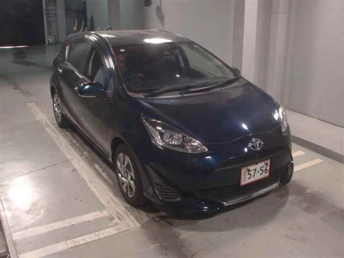 TOYOTA AQUA NHP10 2021