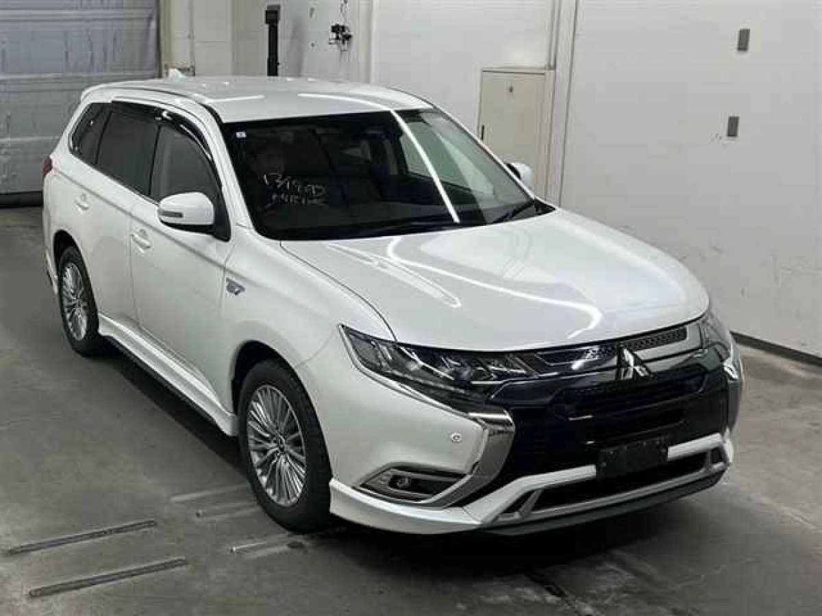 MITSUBISHI OUTLANDER PHEV GG3W 2019