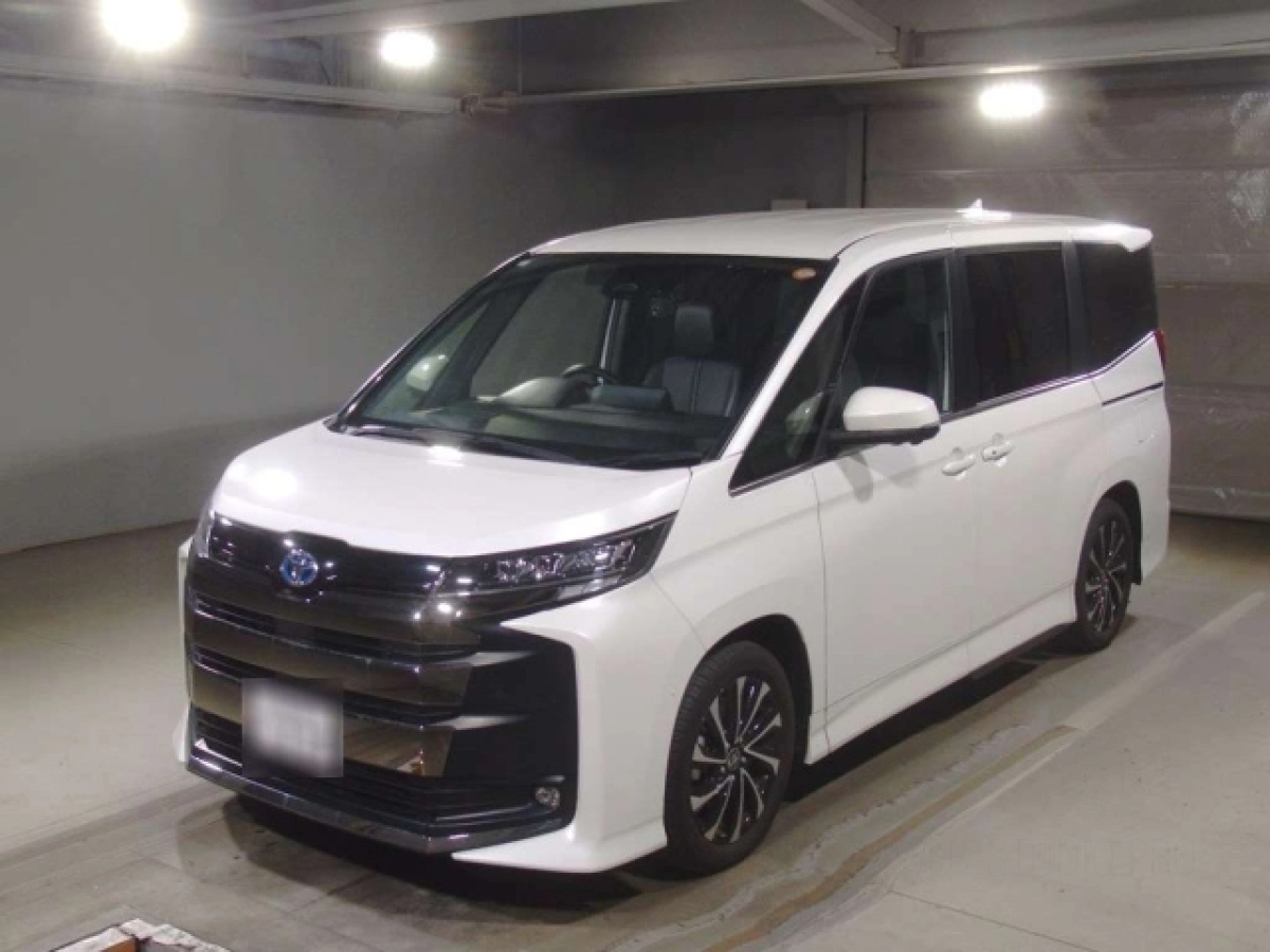 TOYOTA NOAH ZWR90W 2023