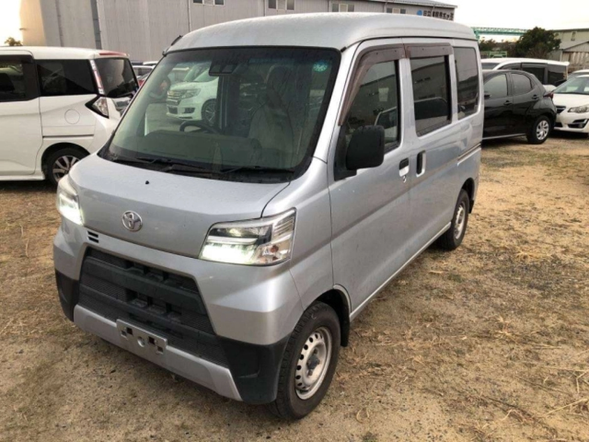 TOYOTA PIXIS VAN S331M 2020