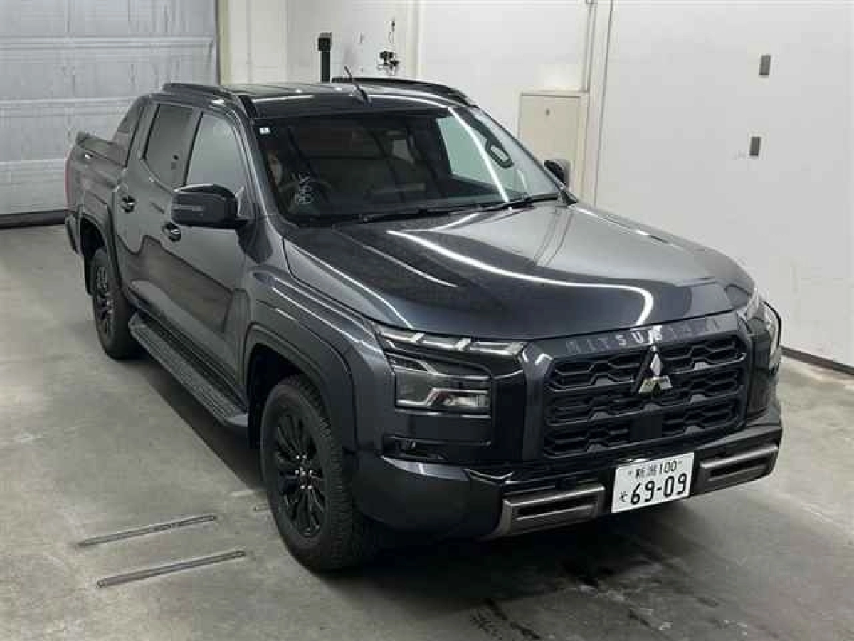 MITSUBISHI TRITON LC2T 2025