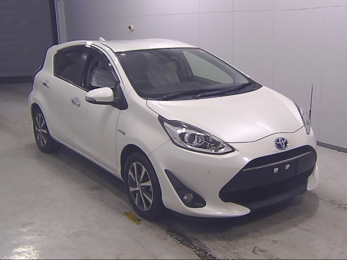 TOYOTA AQUA NHP10 2019