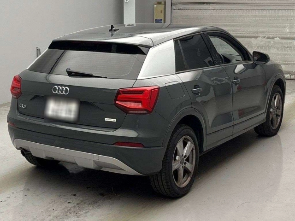 AUDI Q2