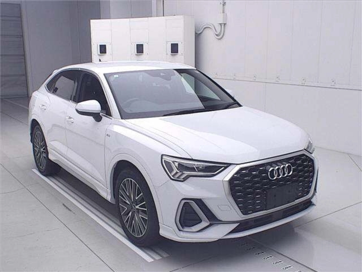AUDI Q3 F3DPC 2021