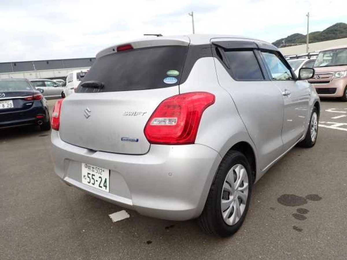 SUZUKI SWIFT