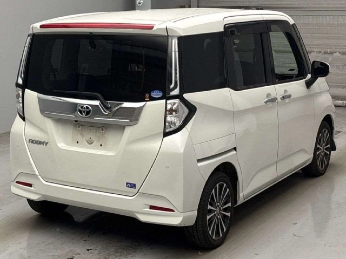 TOYOTA ROOMY