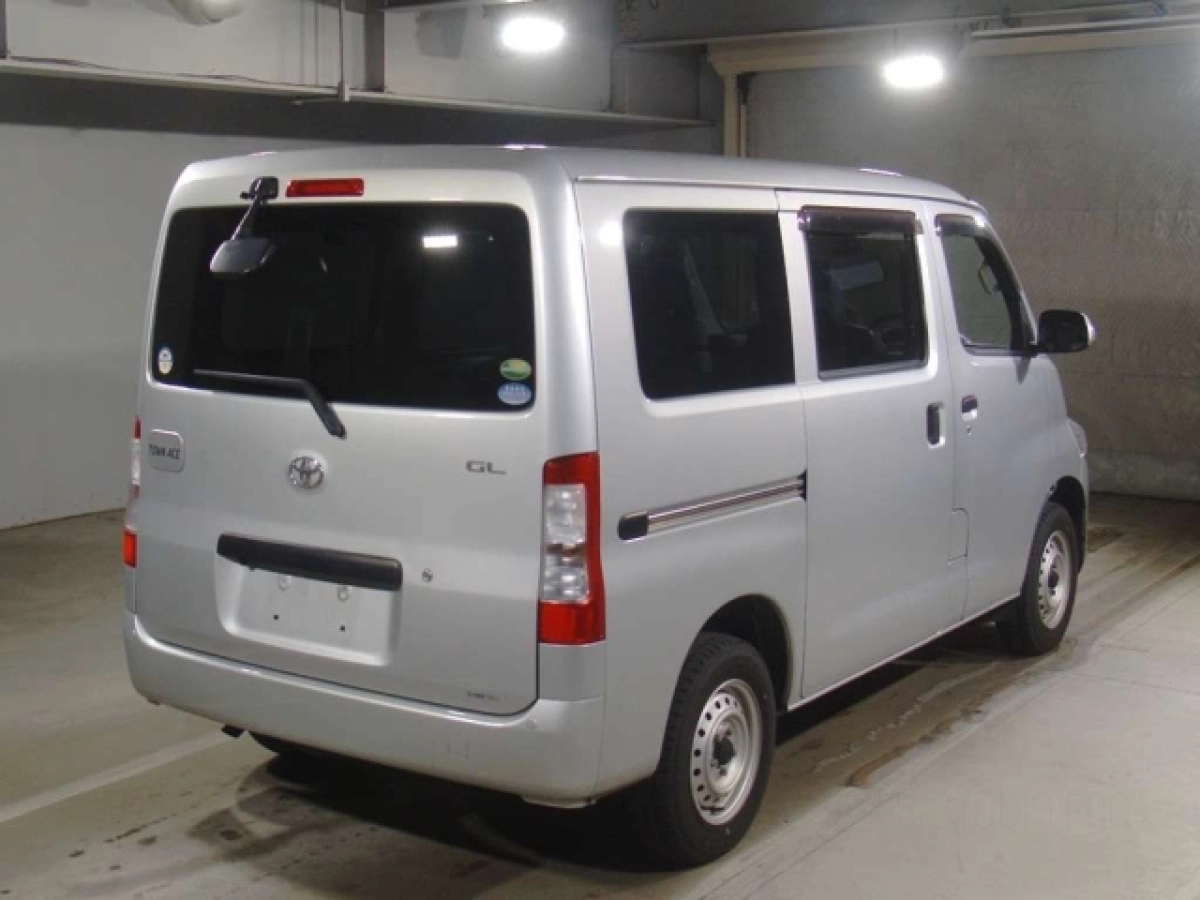 TOYOTA TOWN ACE VAN