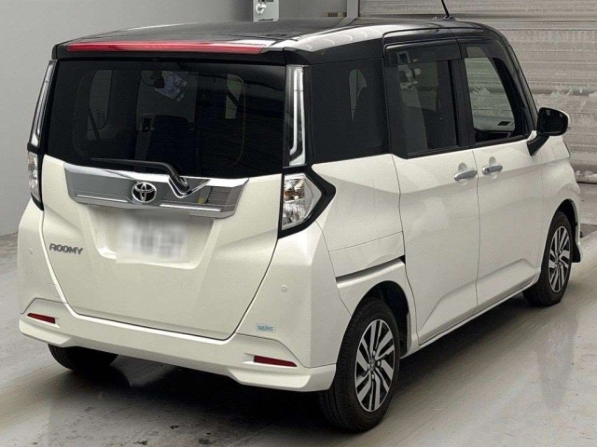 TOYOTA ROOMY