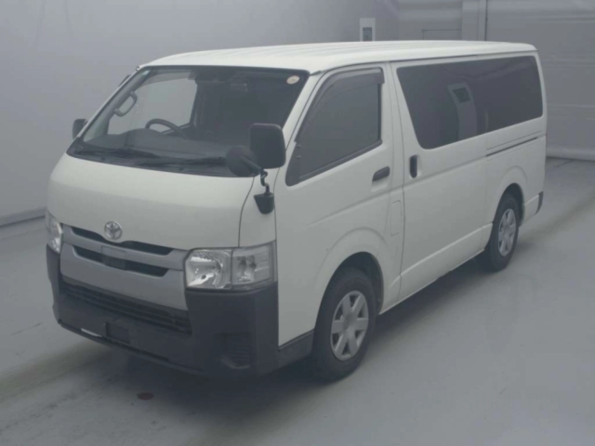 TOYOTA HIACE VAN TRH200V 2019
