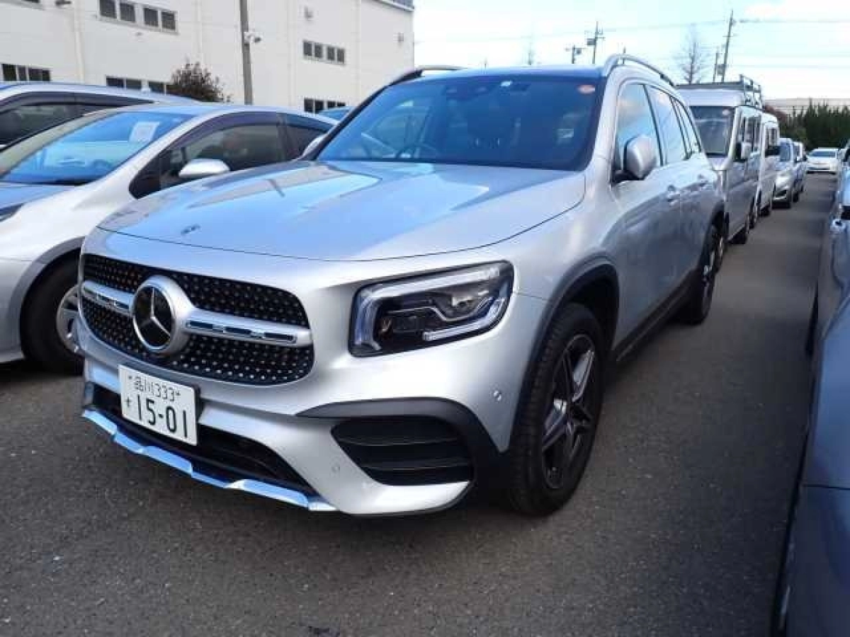 MERCEDES BENZ GLB