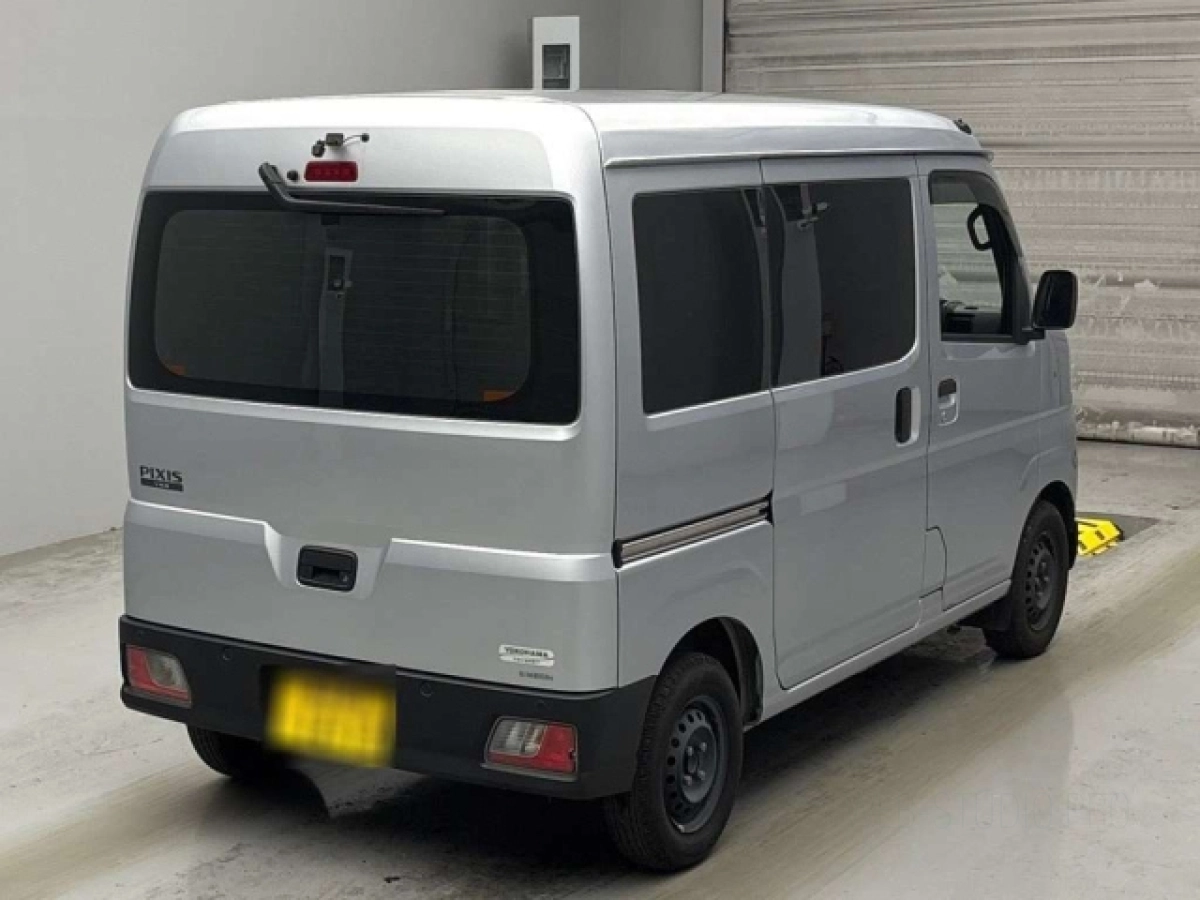 TOYOTA PIXIS VAN