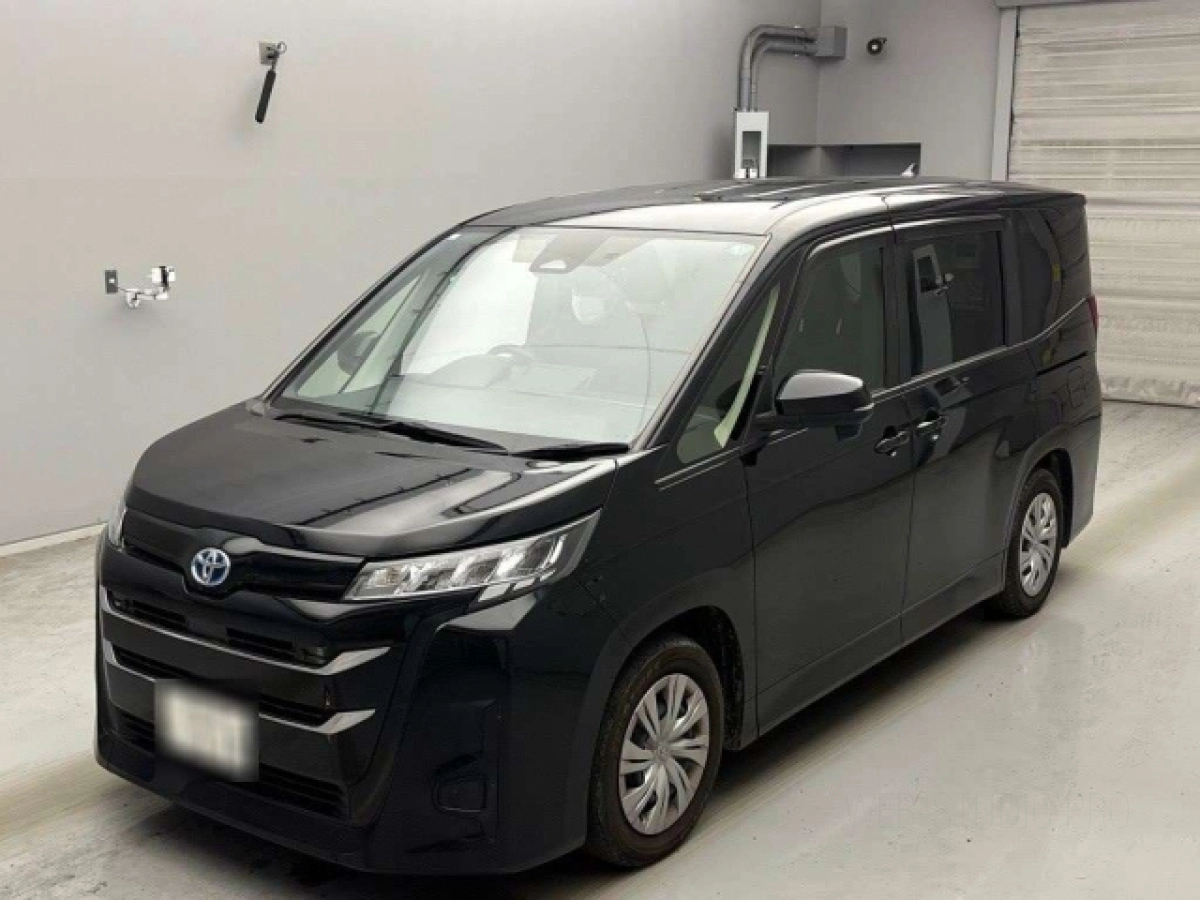 TOYOTA NOAH ZWR90W 2023