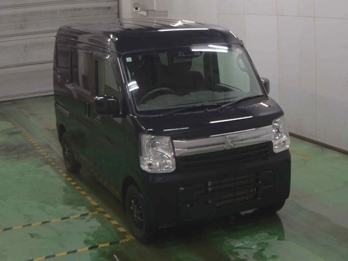 MITSUBISHI MINICAB VAN