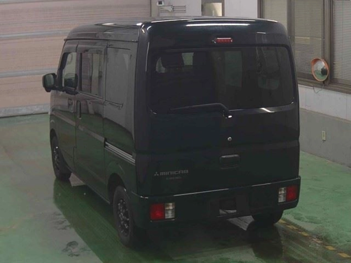 MITSUBISHI MINICAB VAN