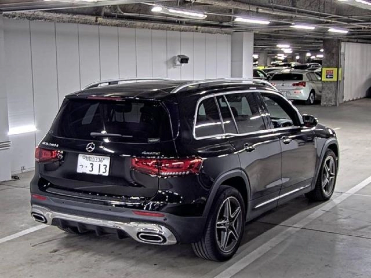 MERCEDES BENZ GLB