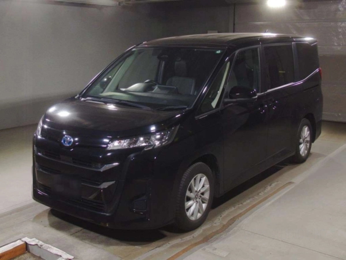 TOYOTA NOAH ZWR90W 2022
