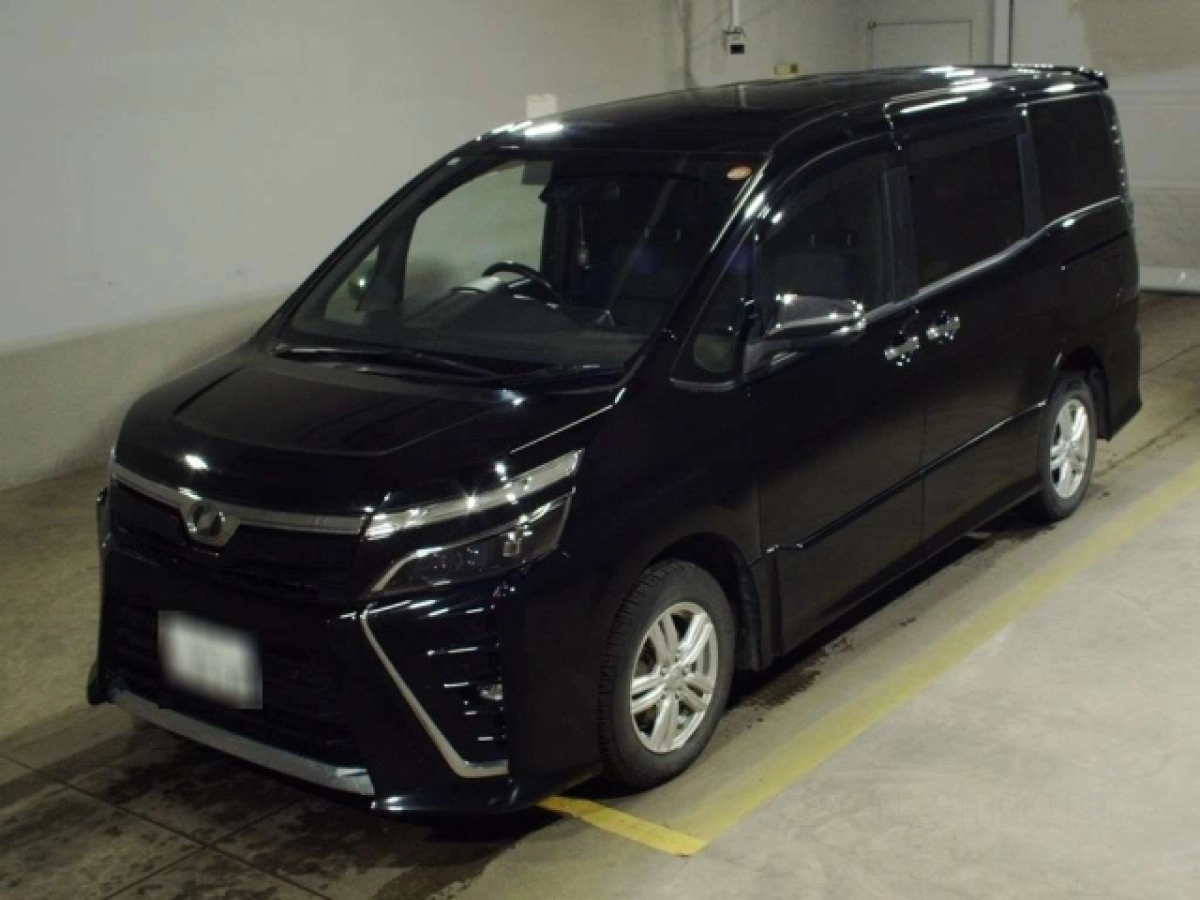 TOYOTA VOXY ZRR85W 2019