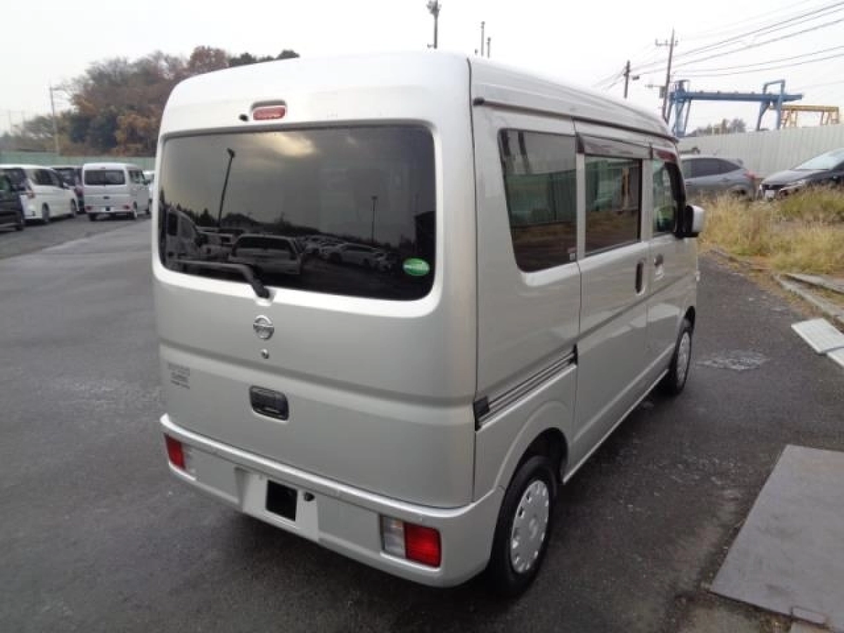 NISSAN CLIPPER VAN