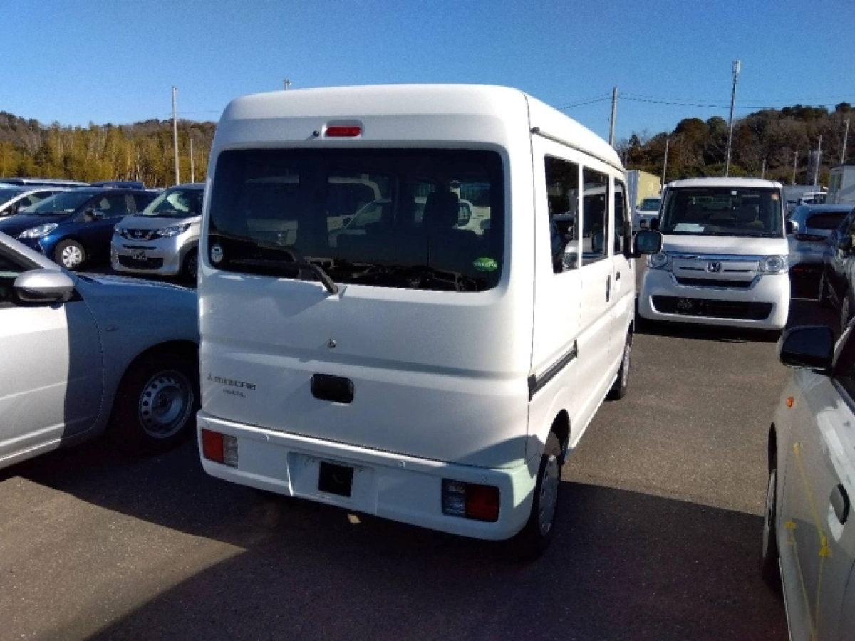 MITSUBISHI MINICAB VAN