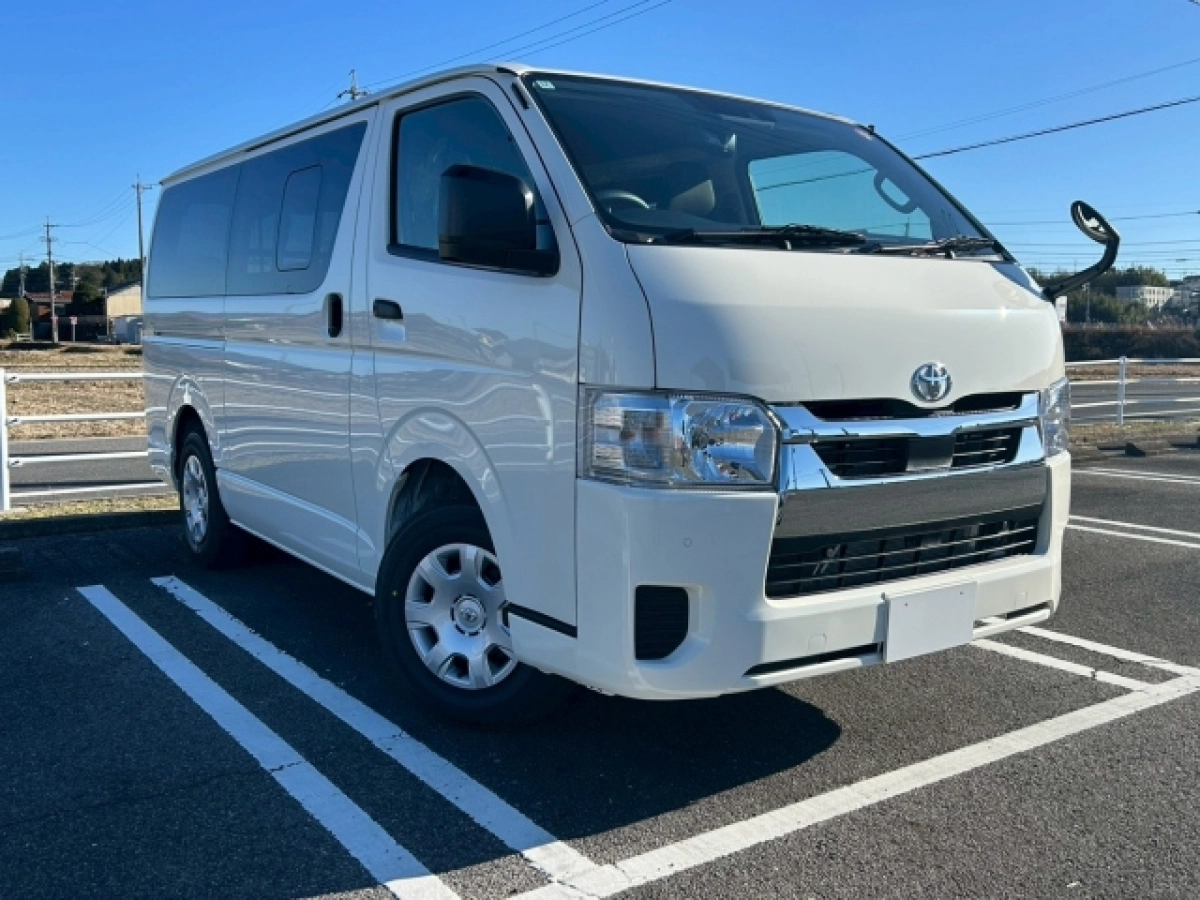 TOYOTA HIACE VAN TRH200V 2025