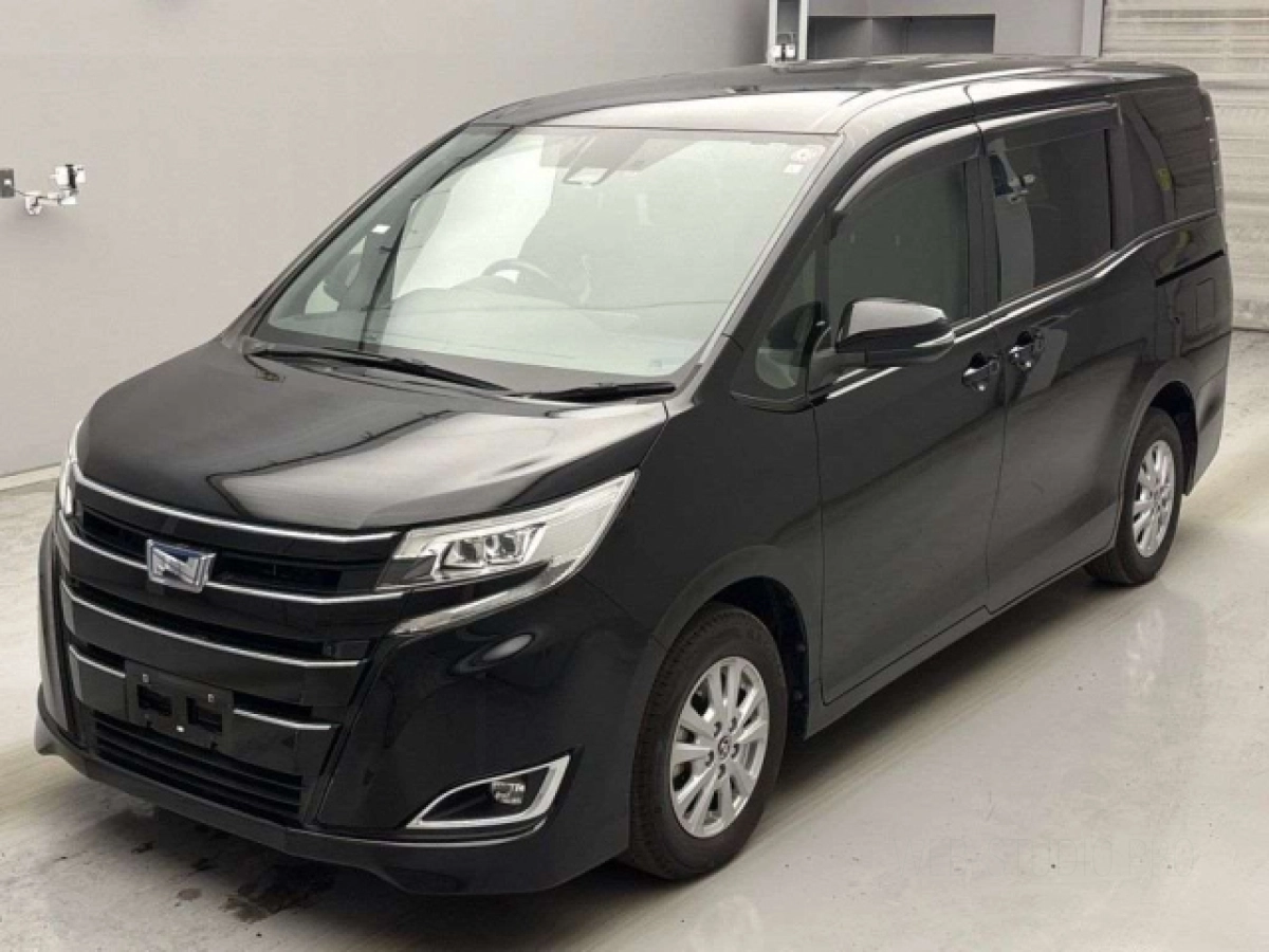 TOYOTA NOAH ZWR80G 2020