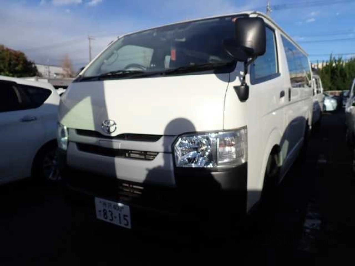 TOYOTA HIACE VAN TRH200V 2019