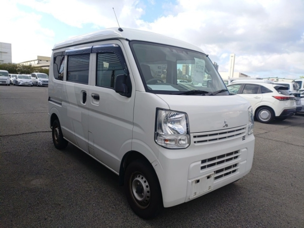 MITSUBISHI MINICAB VAN