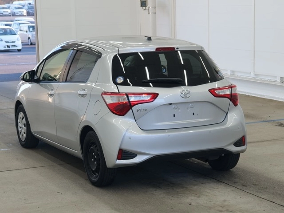 TOYOTA VITZ