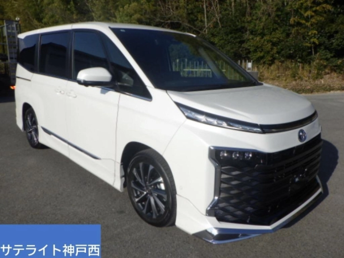 TOYOTA VOXY ZWR90W 2025