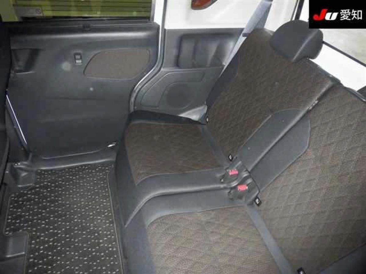 MITSUBISHI EK X SPACE