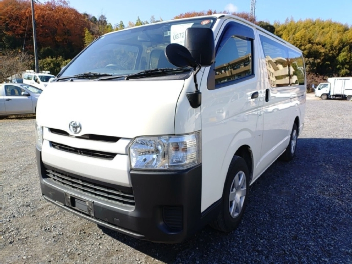 TOYOTA HIACE VAN TRH200V 2020