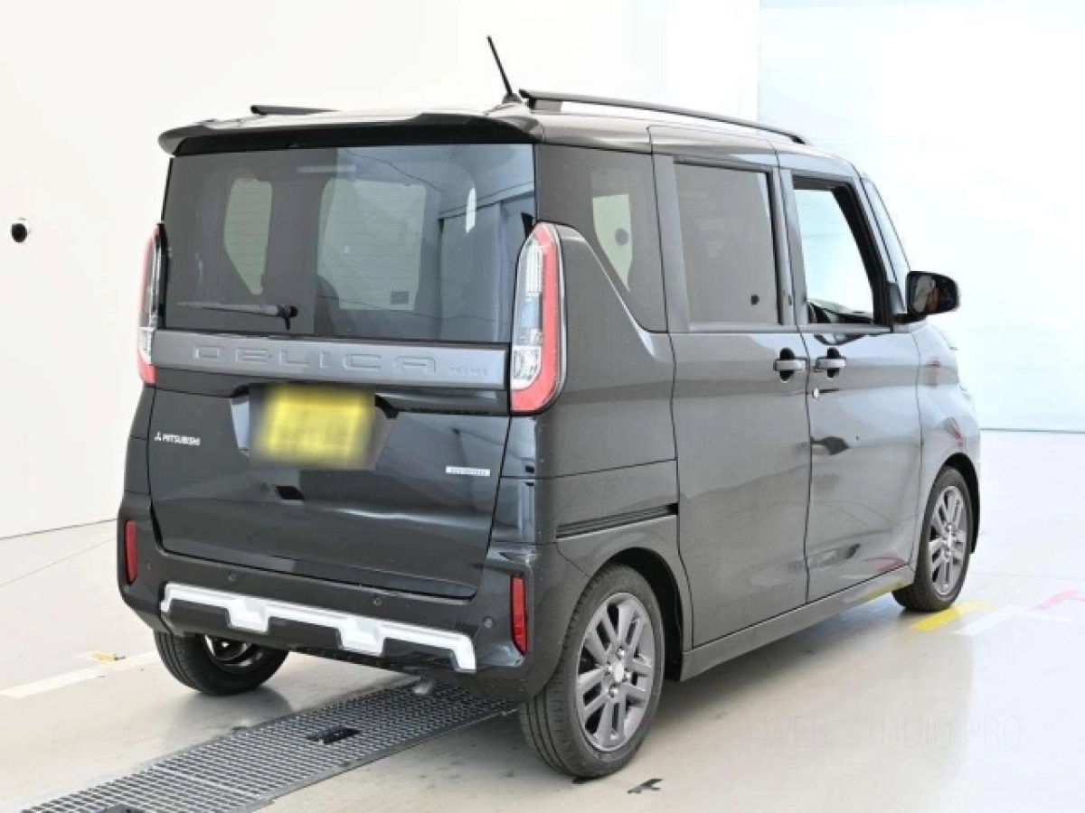 MITSUBISHI DELICA MINI
