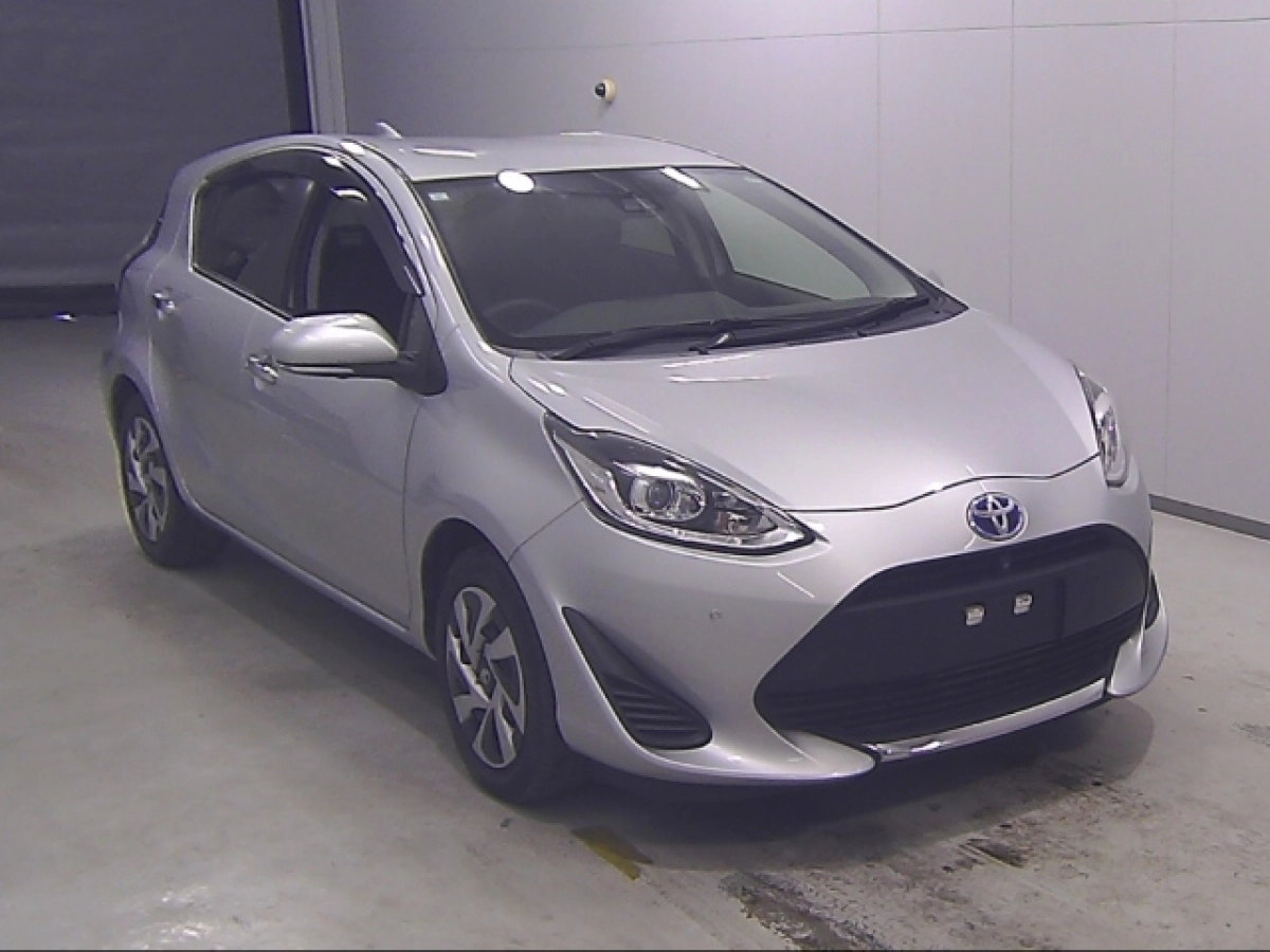 TOYOTA AQUA NHP10 2021
