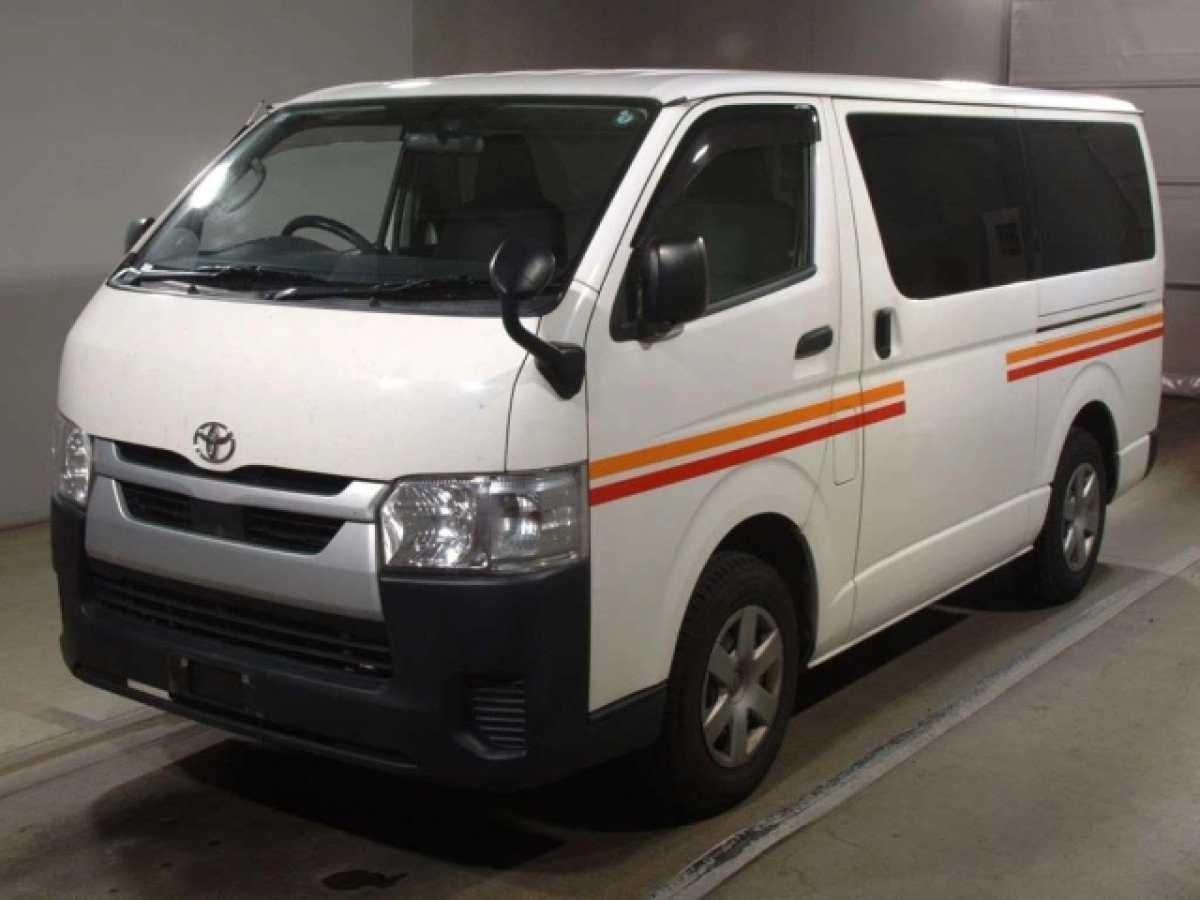 TOYOTA HIACE VAN TRH200V 2020