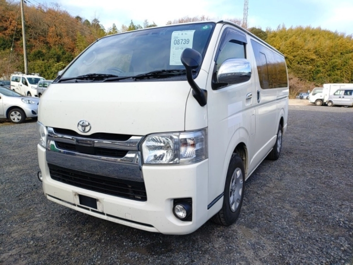 TOYOTA HIACE VAN TRH200V 2019