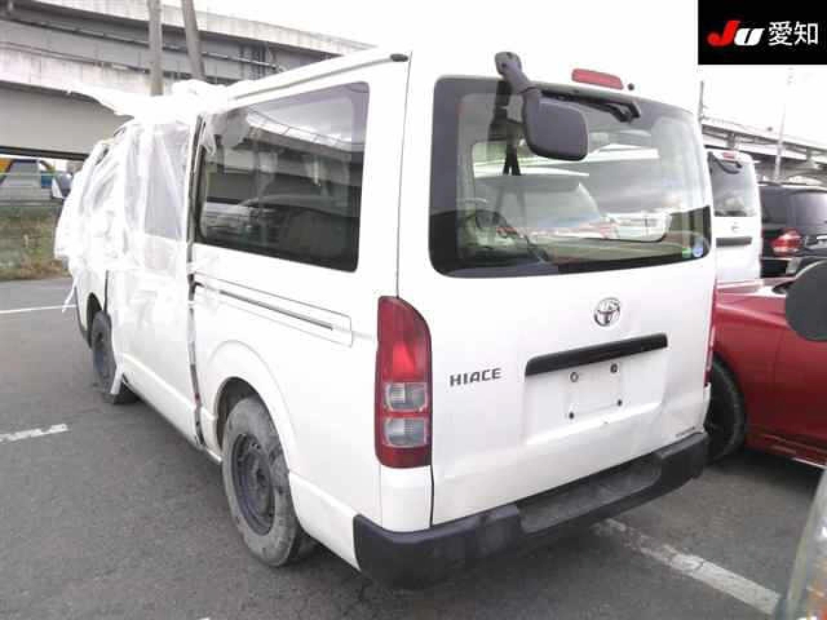 TOYOTA REGIUS ACE VAN