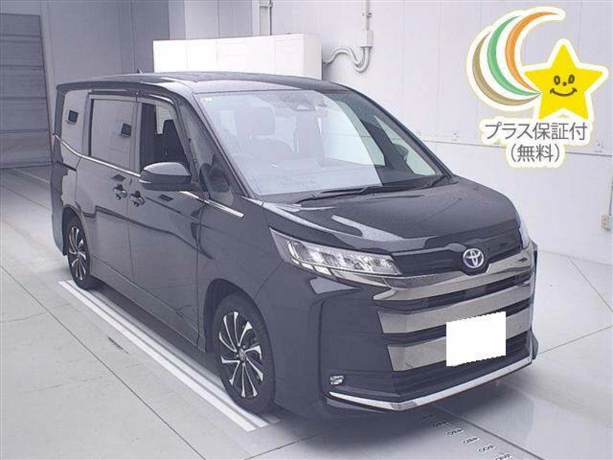 TOYOTA NOAH ZWR90W 2022