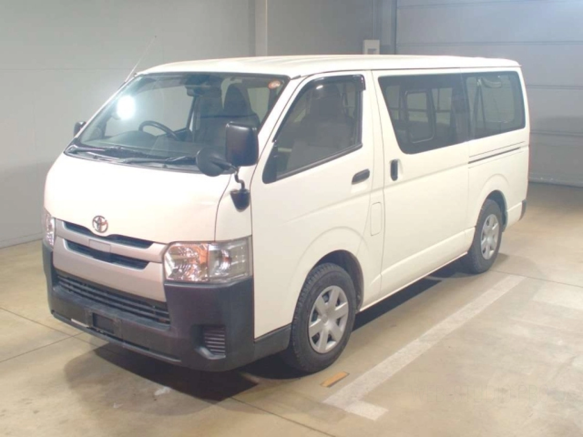 TOYOTA HIACE VAN TRH200V 2019