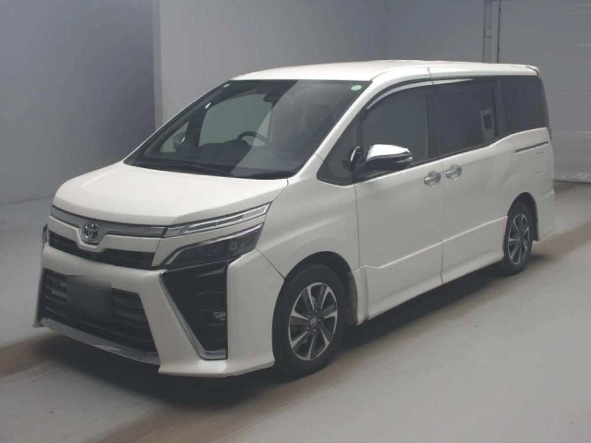 TOYOTA VOXY ZRR80W 2020