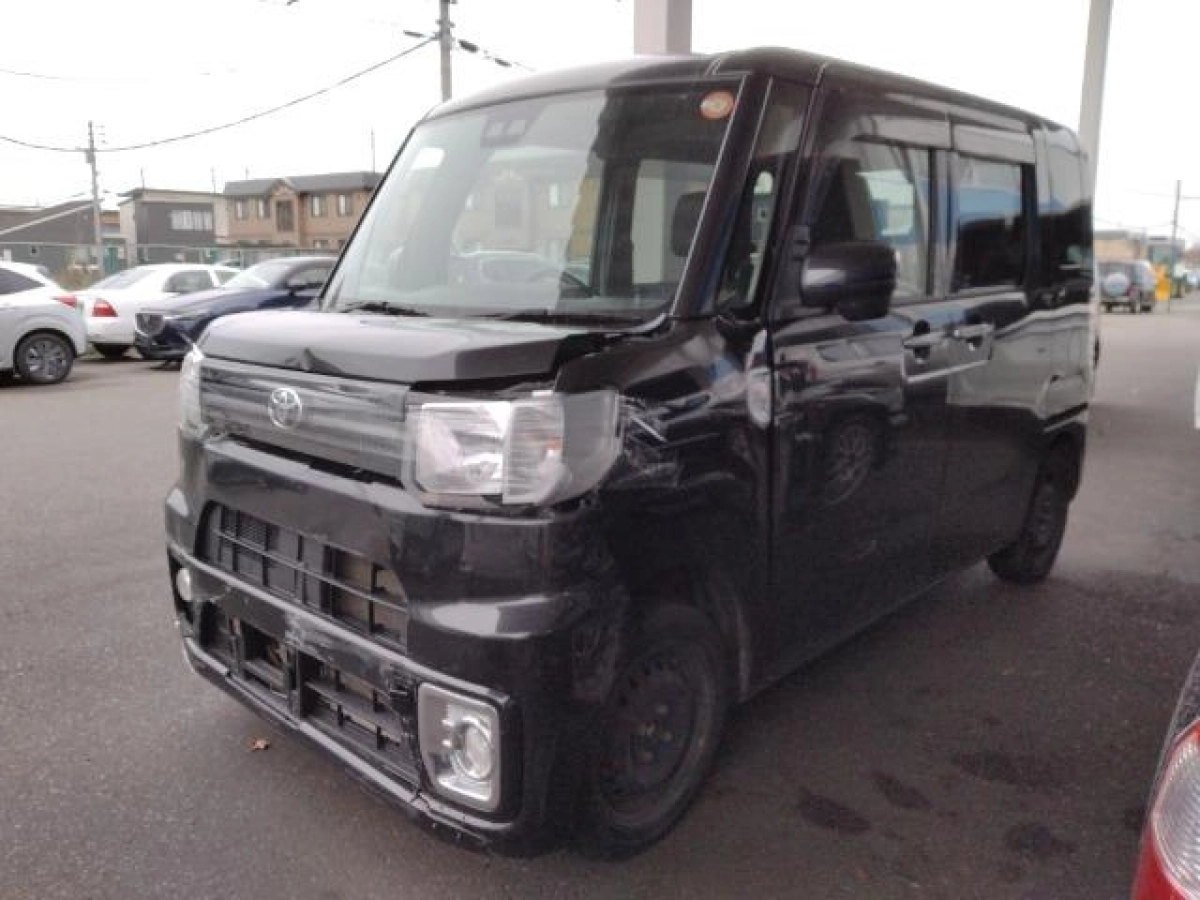 TOYOTA PIXIS MEGA LA710A 2019