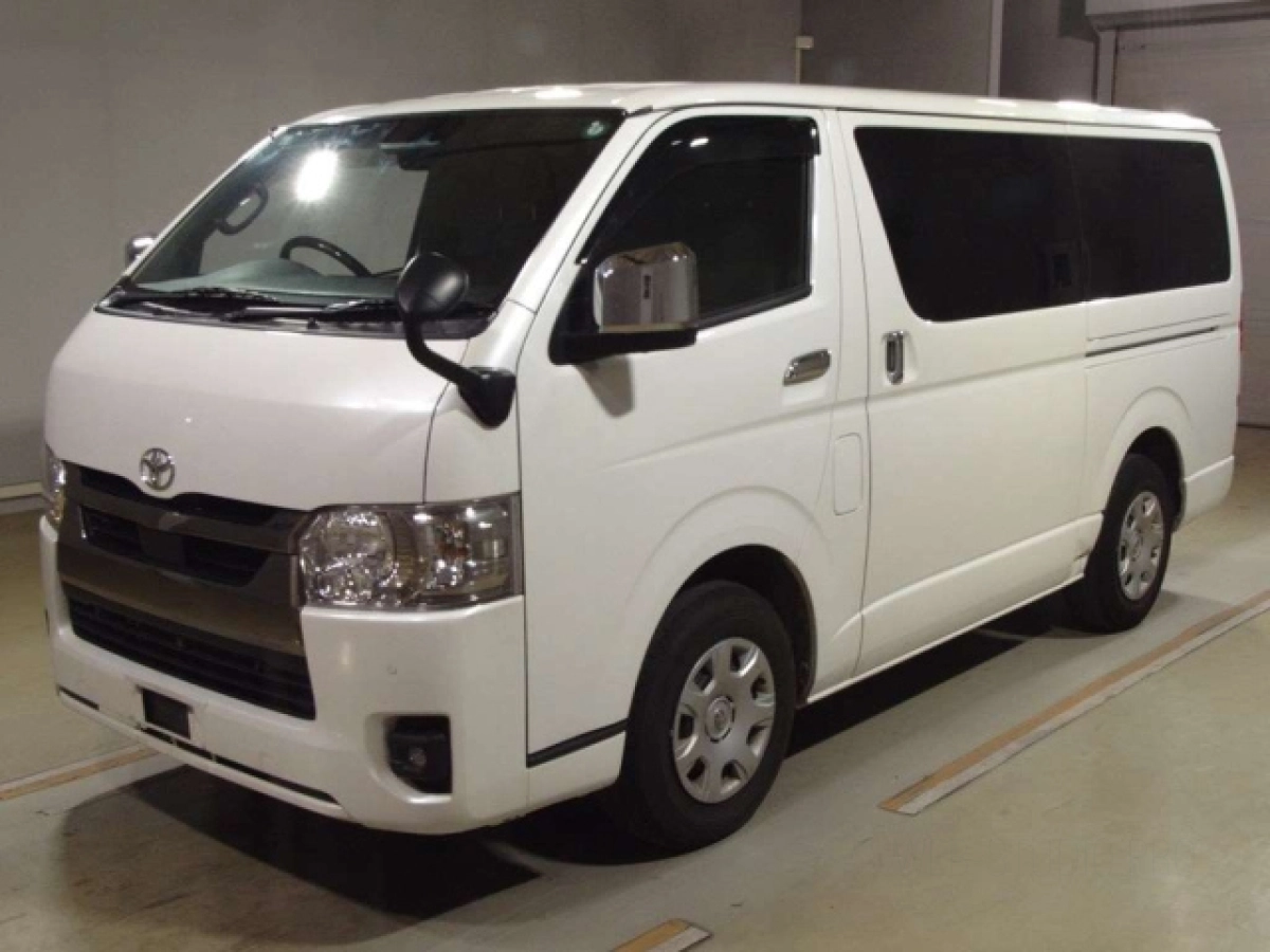TOYOTA HIACE VAN GDH201V 2022