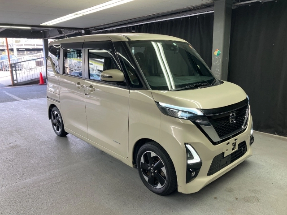NISSAN ROOX
